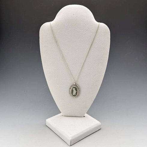 1978 British Vintage Wedgwood Sterling Silver & Green Jasper Pendant Necklace