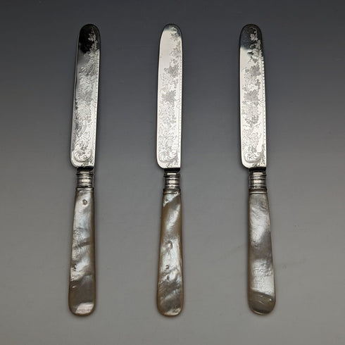 1880年 英国アンティーク 彫刻白蝶貝ハンドル デザートナイフx3 Stokes & Ireland