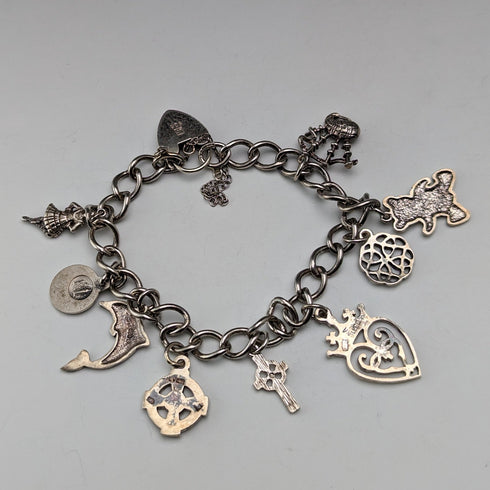 1970年代 英国ヴィンテージ 純銀製 チャームブレスレット 26g