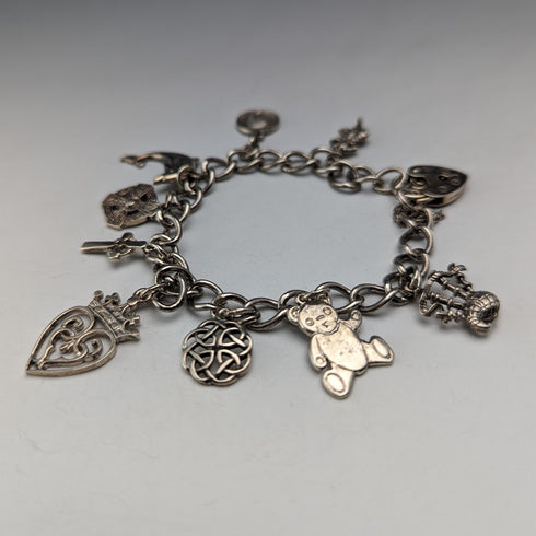 1970年代 英国ヴィンテージ 純銀製 チャームブレスレット 26g