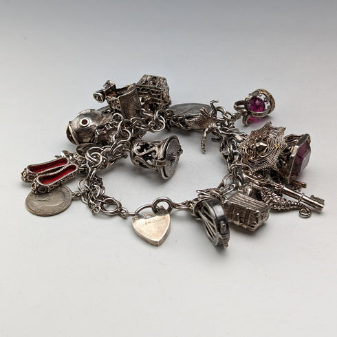 1980年 英国ヴィンテージ 純銀製 チャームブレスレット 75g