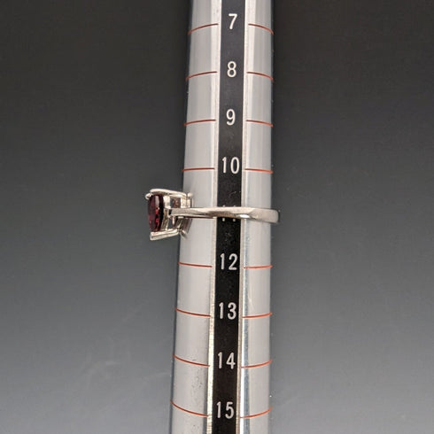 英国ヴィンテージジュエリー ハート型ルビーカラーガラス 純銀リング(11号)指輪