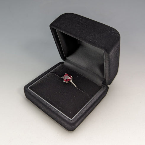 英国ヴィンテージジュエリー ハート型ルビーカラーガラス 純銀リング(11号)指輪