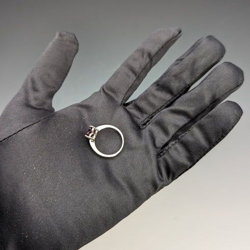 英国ヴィンテージジュエリー ハート型ルビーカラーガラス 純銀リング(11号)指輪