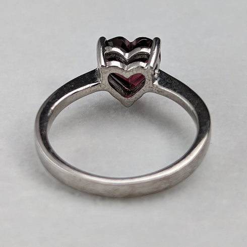 British Vintage Jewelry Heart-shaped Ruby Color Glass Sterling Silver Ring (No. 14) Ring