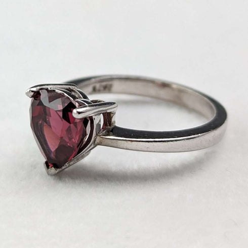 British Vintage Jewelry Heart-shaped Ruby Color Glass Sterling Silver Ring (No. 9) Ring