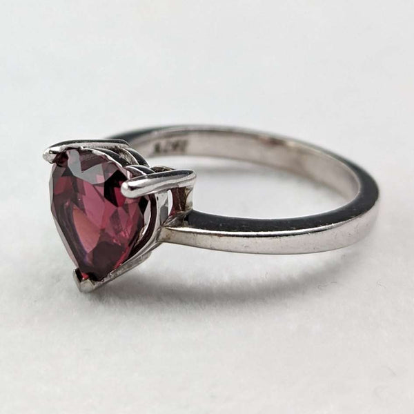 British Vintage Jewelry Heart-shaped Ruby Color Glass Sterling Silver Ring (No. 9) Ring
