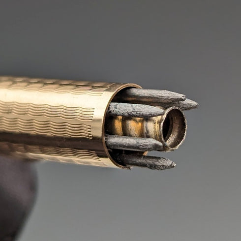 英國復古 Yard O' Red 捲金推進鉛筆紙盒裝