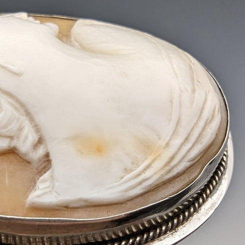 ヴィンテージ 800シルバー&シェルカメオ ブローチ