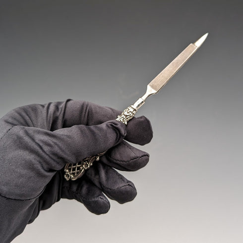 1897年 英国アンティーク 純銀ハンドル 爪やすり L Bennnett