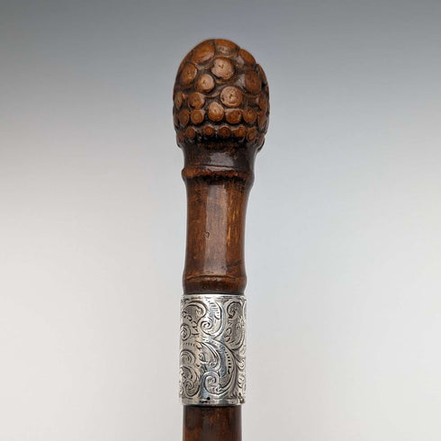1897 年手杖,雕刻圓柄,純銀裝飾,88 厘米