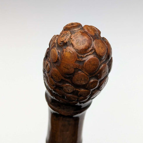 1897 年手杖,雕刻圓柄,純銀裝飾,88 厘米