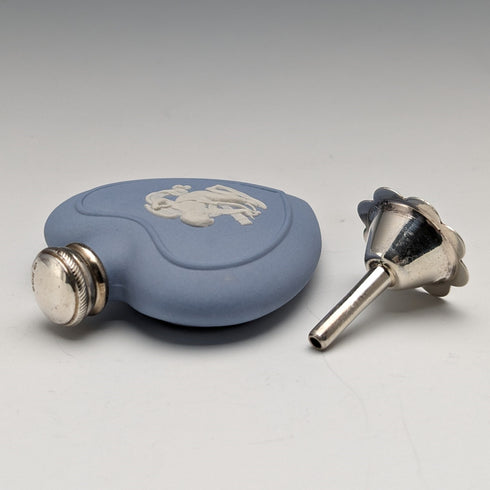 英国ヴィンテージ ウェッジウッド ジャスパーウェア製 ハート型パフュームボトル