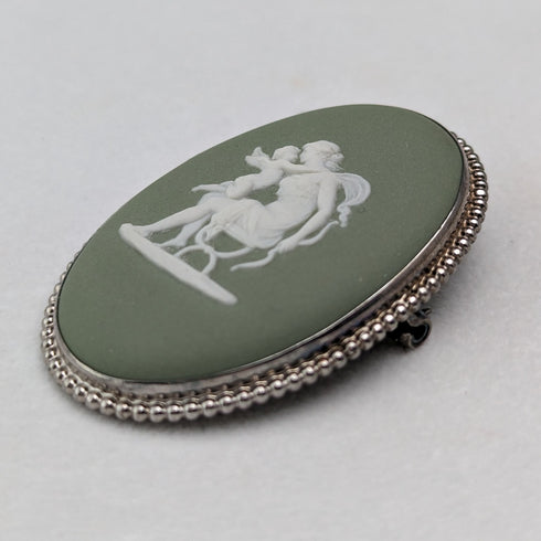 1952 British Vintage Wedgwood Sterling Silver & Green Jasperware Oval Brooch