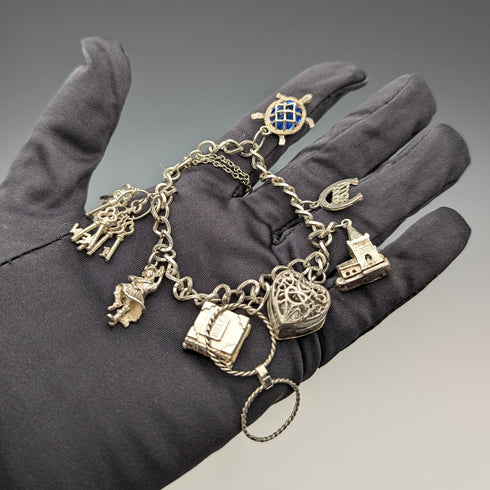 1973年 英国ヴィンテージ 純銀製 チャームブレスレット 32g