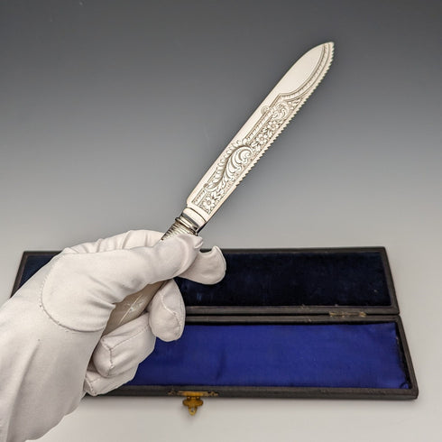 1925 年英國古董白色珍珠柄麵包刀盒裝 John Batt