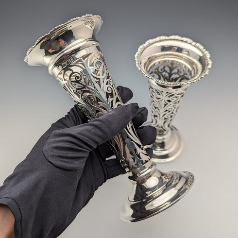 Circa 1901 British antique sterling silver vase pair with earring decoration, total weight 312g, Josiah Williams