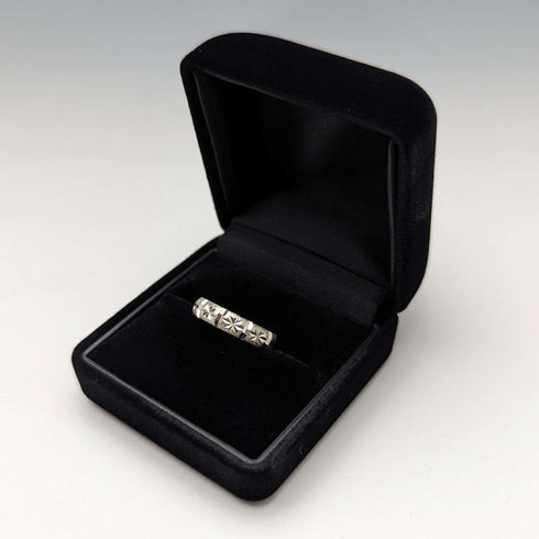 British vintage jewelry, sterling silver bright cut ring
