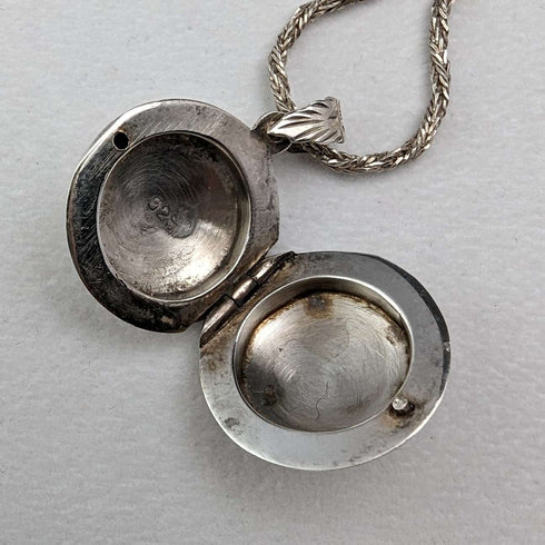 Colgante relicario de plata de ley vintage y cadena de plata de ley