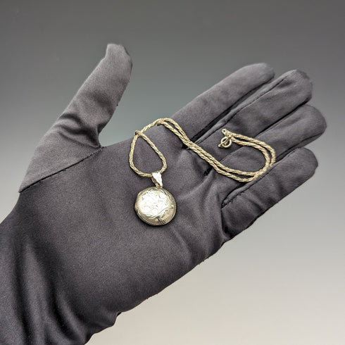 ヴィンテージ 純銀製ロケットペンダント & 純銀ネックレス