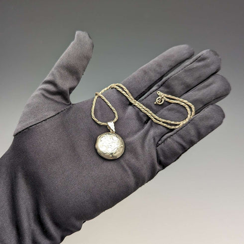 Colgante relicario de plata de ley vintage y cadena de plata de ley
