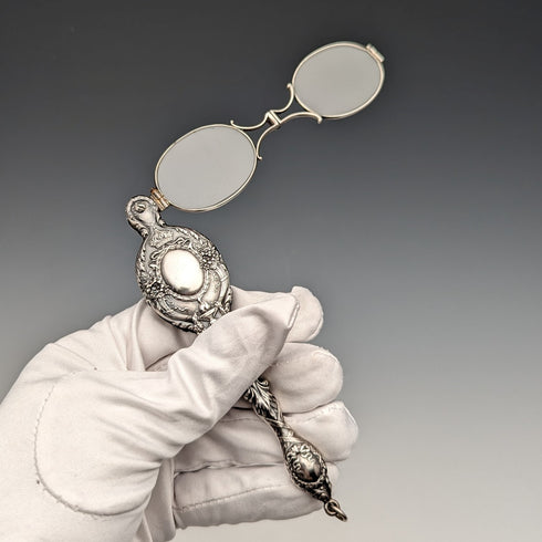 米国アンティーク 純銀製 細密装飾 携帯用折りたたみ式眼鏡 ロニエット