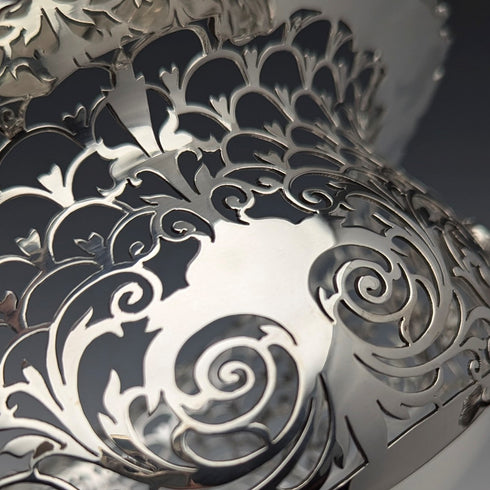 1906 年英國古董純銀中心碗帶柄 745 克 Daniel&John Wellby