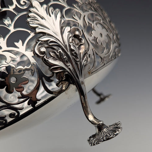 1906 British antique sterling silver footed centre bowl, 745g, Daniel & John Wellby