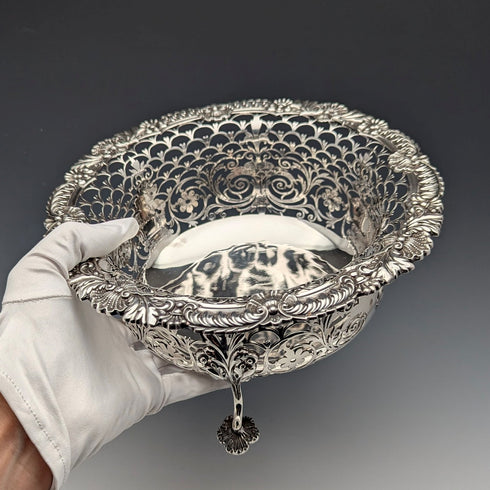 1906 年英國古董純銀中心碗帶柄 745 克 Daniel&John Wellby
