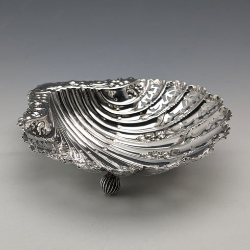 1895 British antique sterling silver shell-shaped footed dish, 88g, Atkin Brothers