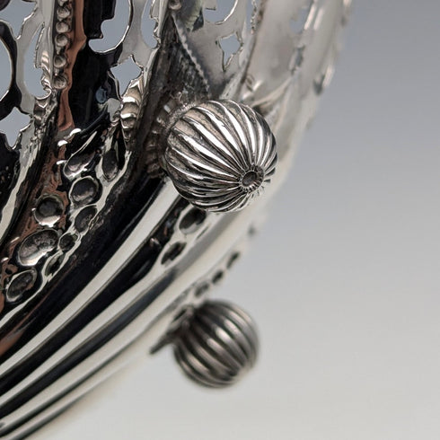 1895 British antique sterling silver shell-shaped footed dish, 88g, Atkin Brothers