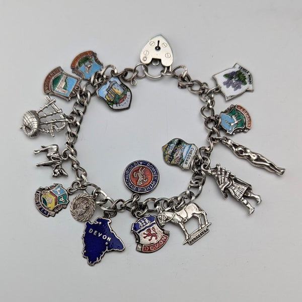 1970s British vintage sterling silver charm bracelet 30g