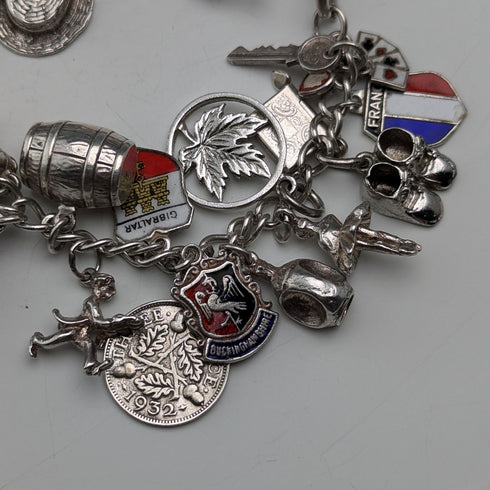 1970年代 英国ヴィンテージ 純銀製 チャームブレスレット 68g