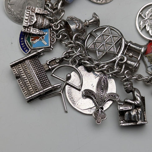 1970年代 英国ヴィンテージ 純銀製 チャームブレスレット 68g