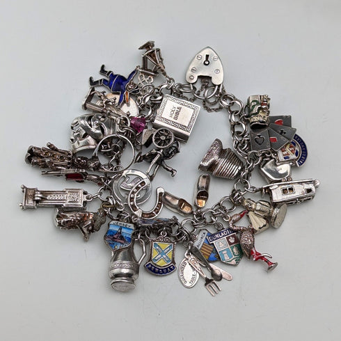 1970年代 英国ヴィンテージ 純銀製 チャームブレスレット 89g