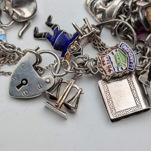 1970年代 英国ヴィンテージ 純銀製 チャームブレスレット 89g