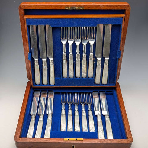 約 1881 年英國古董白色珍珠手柄甜點餐具 10 對套裝木盒裝