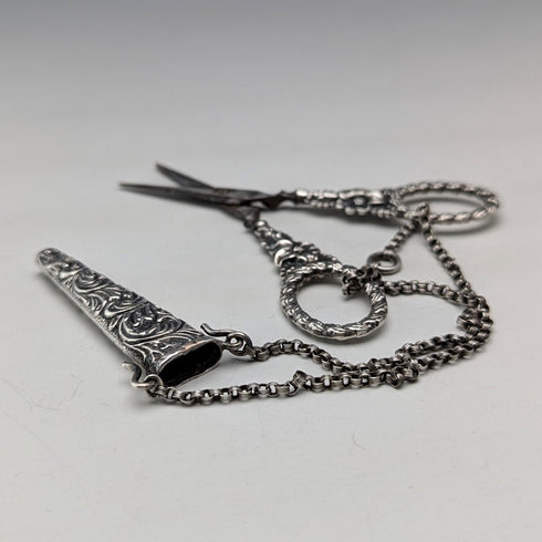 19世紀前半 アンティーク 純銀製シャトレーン ケース付き裁縫ハサミ