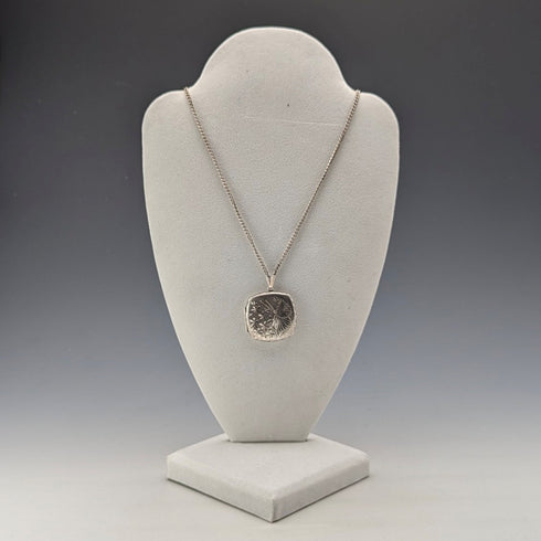 1977 British Vintage Sterling Silver Locket Pendant & Necklace JAC