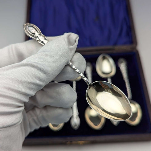 1908 British antique sterling silver tea spoon set of 6 in case by William Devenport