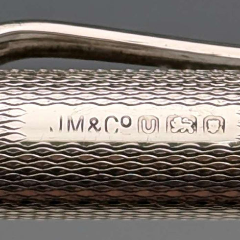 1955年 英国 ヤード・オ・レッド 純銀製 推進式ペンシル ケース入り
Lápiz mecánico de plata esterlina Yard-O-Led, Reino Unido, 1955, en su estuche.