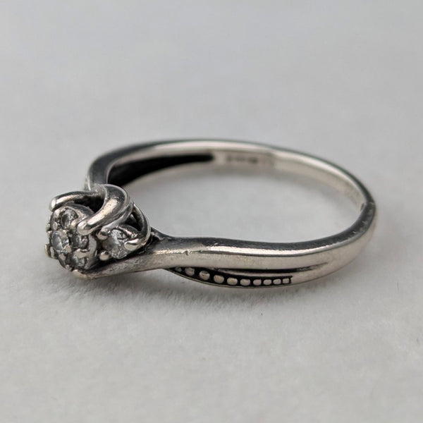 British vintage jewelry zirconia sterling silver ring (size 9)