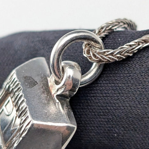 1977年 英国ブリタニアシルバー製インゴットペンダント 1トロイオンス 純銀ネックレス付