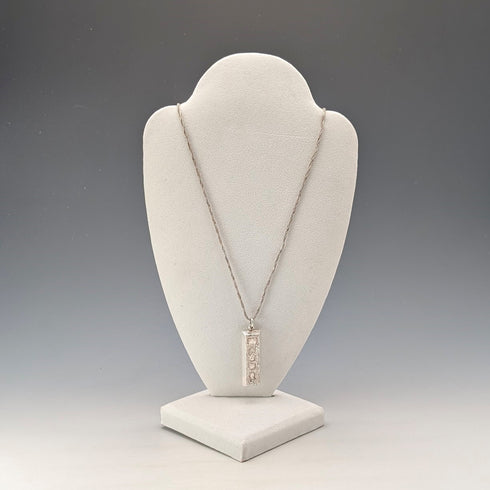 1977年 英国ブリタニアシルバー製インゴットペンダント 1トロイオンス 純銀ネックレス付