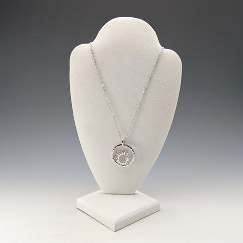 Vintage sterling silver pendant with sun design, 11.5g, with necklace