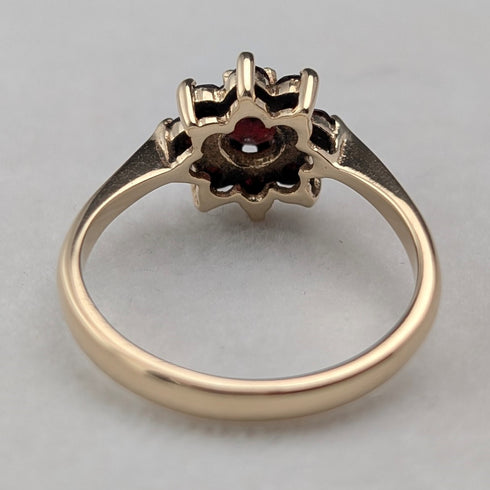 英國復古珠寶 9 克拉黃金和石榴石戒指 2.3 克(12 號)戒指