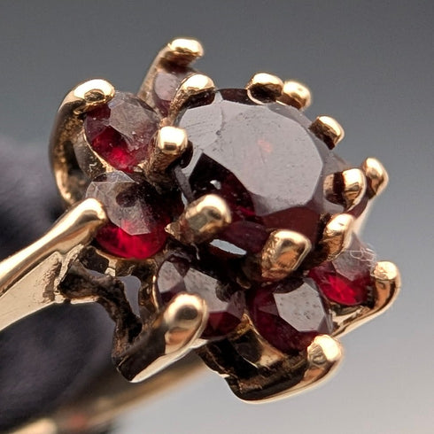 英國復古珠寶 9 克拉黃金和石榴石戒指 2.3 克(12 號)戒指