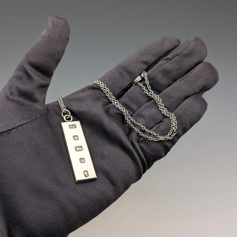 1977 British sterling silver jubilee ingot pendant 17g with necklace