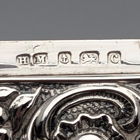 1902 年英國古董純銀浮雕裝飾卡盒 52 克 Henry Matthews