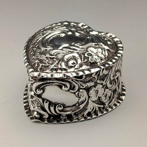 1892年 英国アンティーク 純銀製 ハート形ボックス 25g